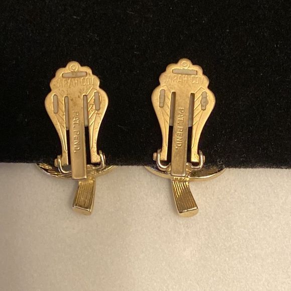 Vtg Sarah Cov Patent Pending Gold atone Clip On  Earrings - Picture 3 of 7